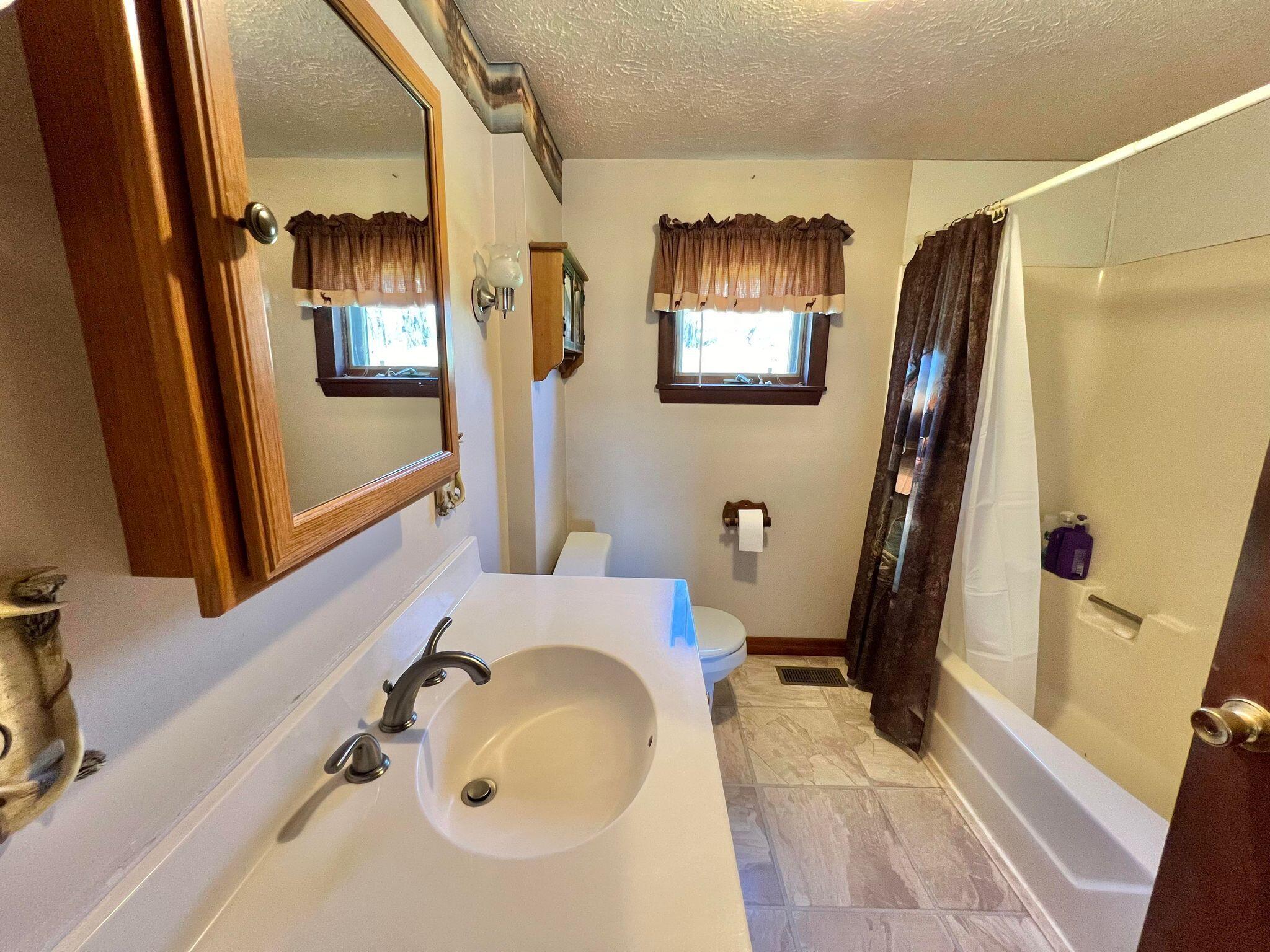 25 South Livermore Road Turner, ME 04282 - Photo 11 of 31 Full Bath