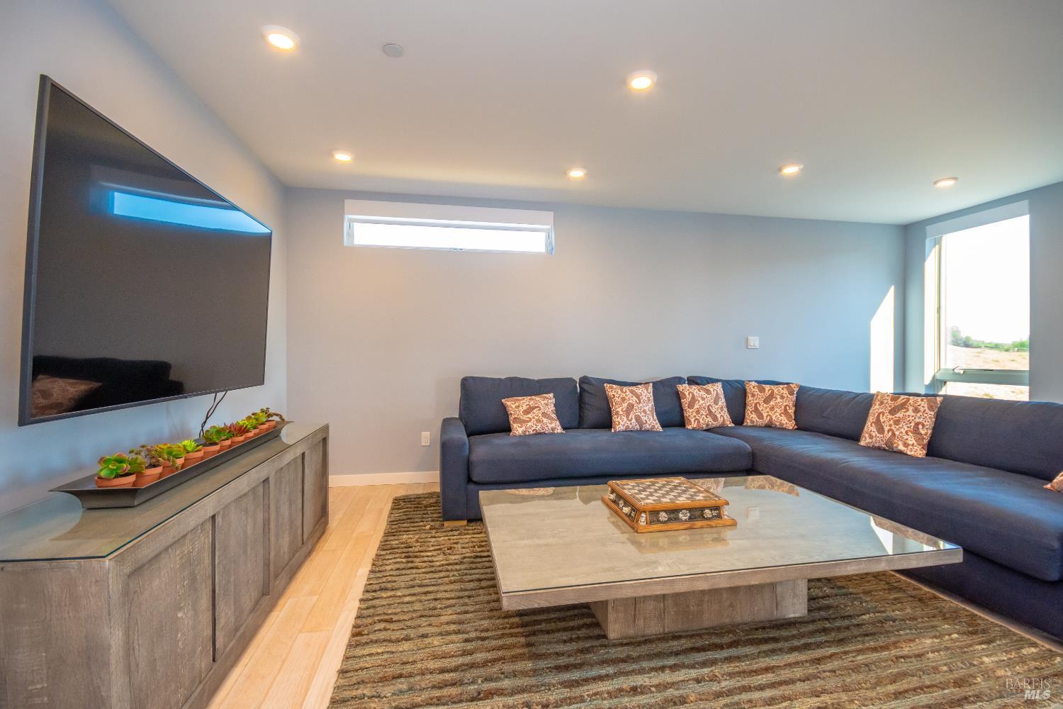 519 Horse Barn Road Healdsburg, CA 95448 - Photo 17 of 48