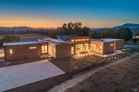 $3,495,000 | 519 Horse Barn Road, Healdsburg, CA 95448