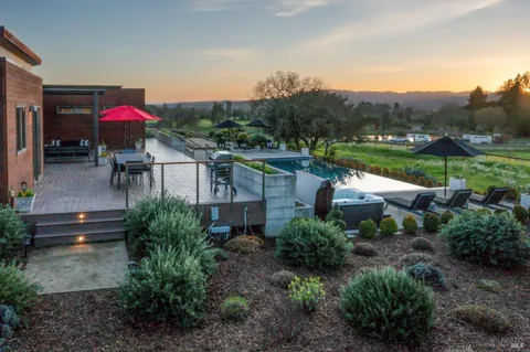 $3,495,000 | 519 Horse Barn Road, Healdsburg, CA 95448