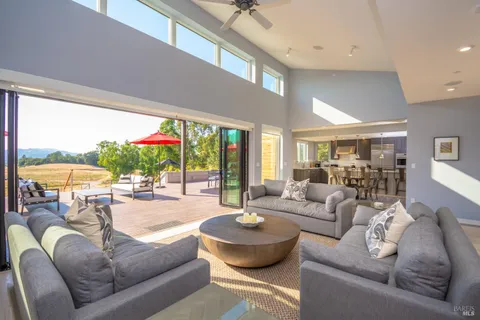 $3,495,000 | 519 Horse Barn Road, Healdsburg, CA 95448