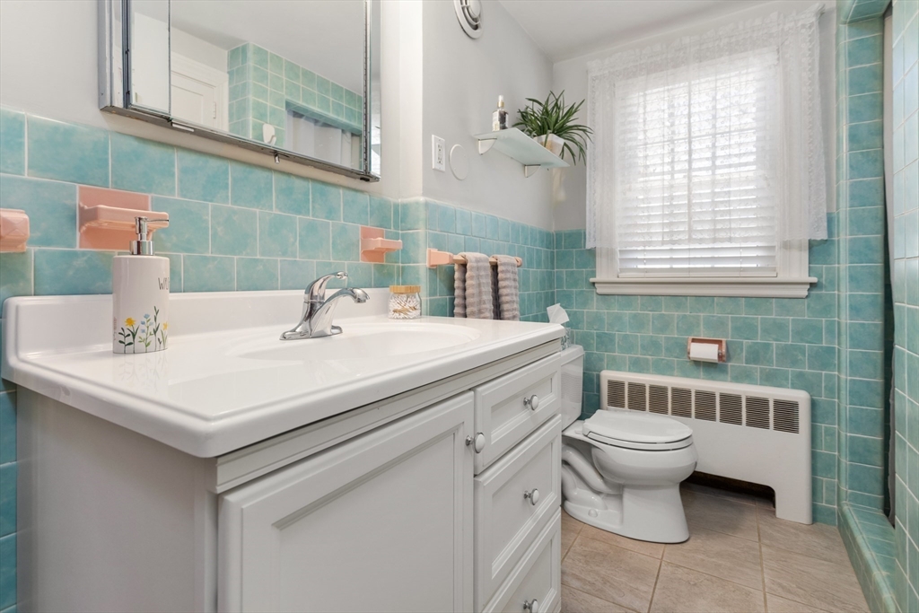 108 Pine Ridge Road Reading, MA 01867 - Photo 20 of 37 Gallery Image 20