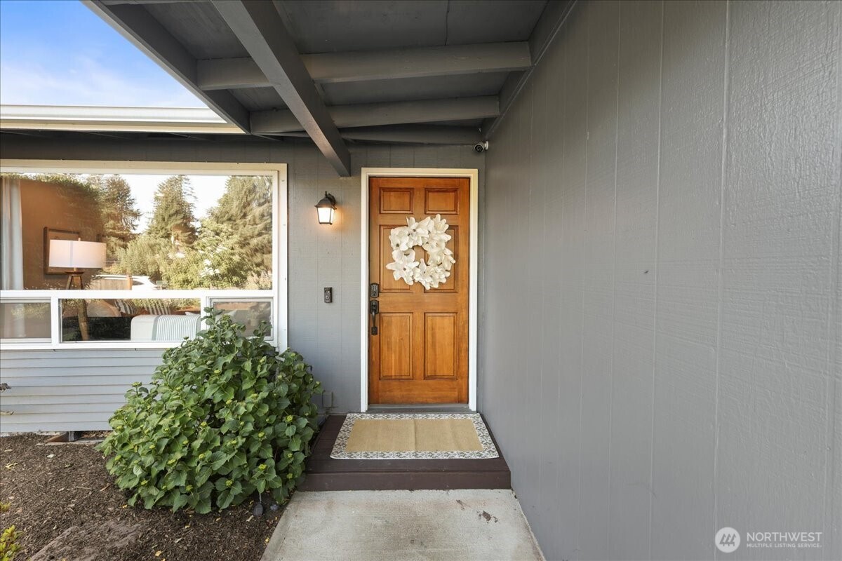 14305 141st Court Southeast Renton, WA 98059 - Photo 2 of 34 Gallery Image 2
