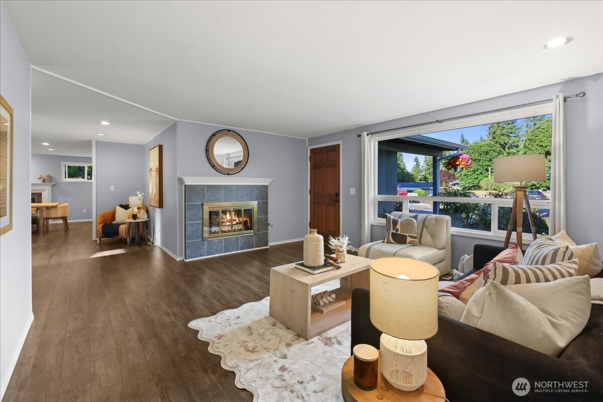 14305 141st Court Southeast Renton, WA 98059 - Photo 3 of 34 Gallery Image 3