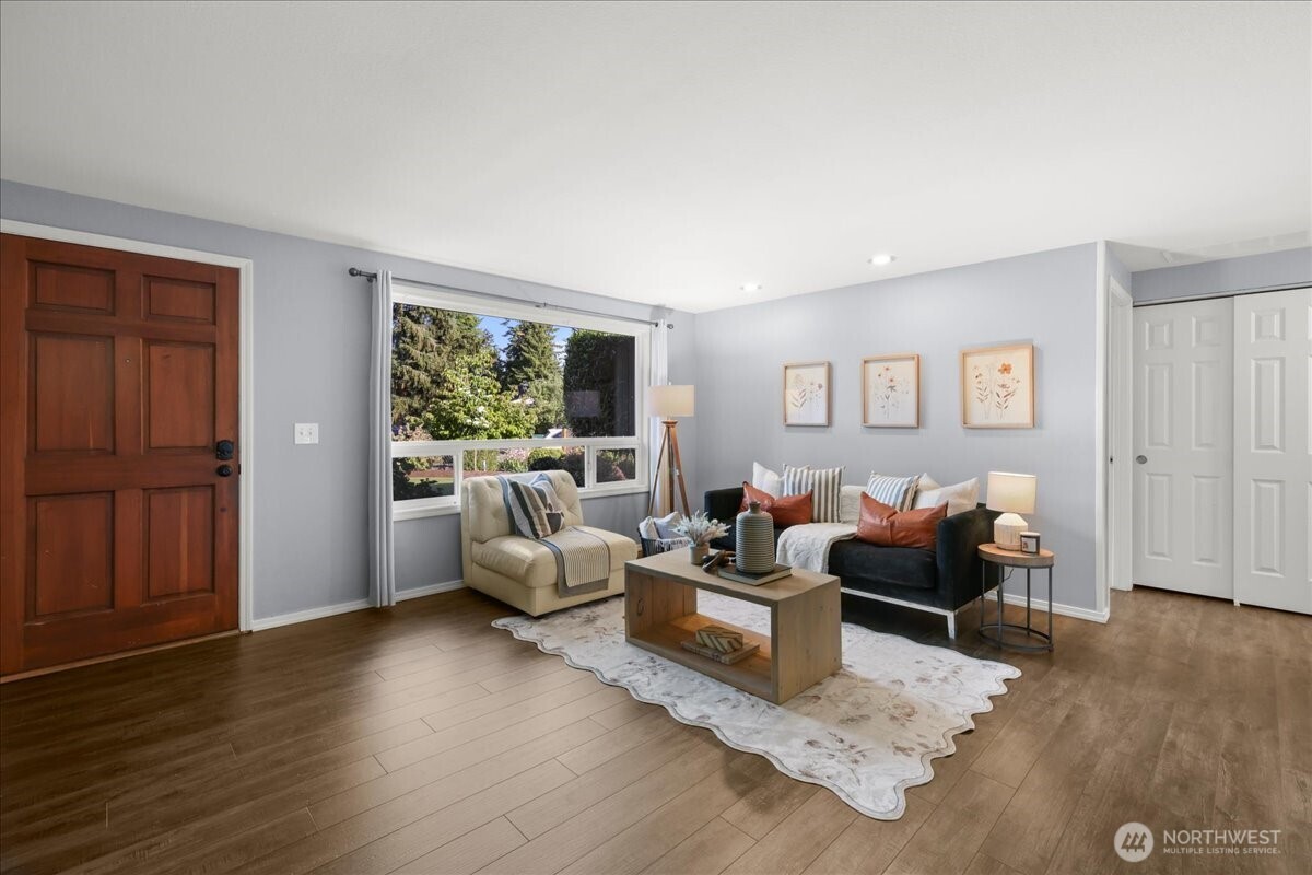 14305 141st Court Southeast Renton, WA 98059 - Photo 4 of 34 Gallery Image 4