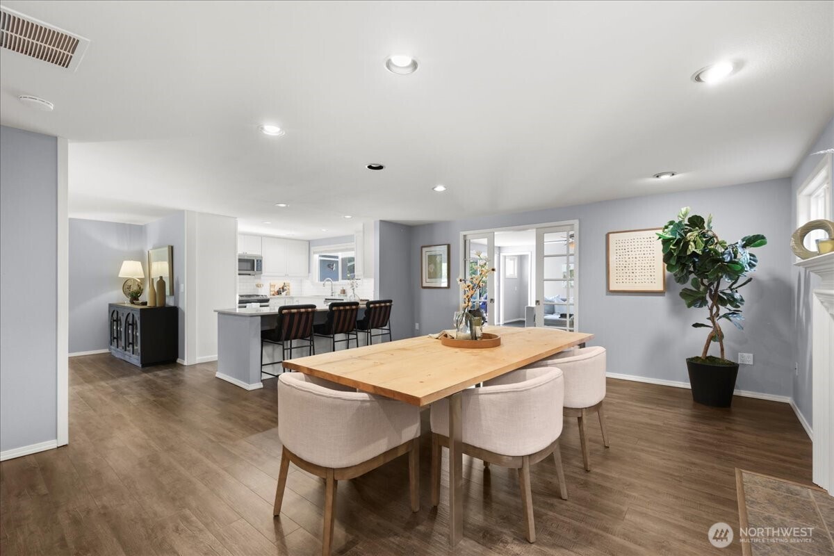 14305 141st Court Southeast Renton, WA 98059 - Photo 7 of 34 Gallery Image 7