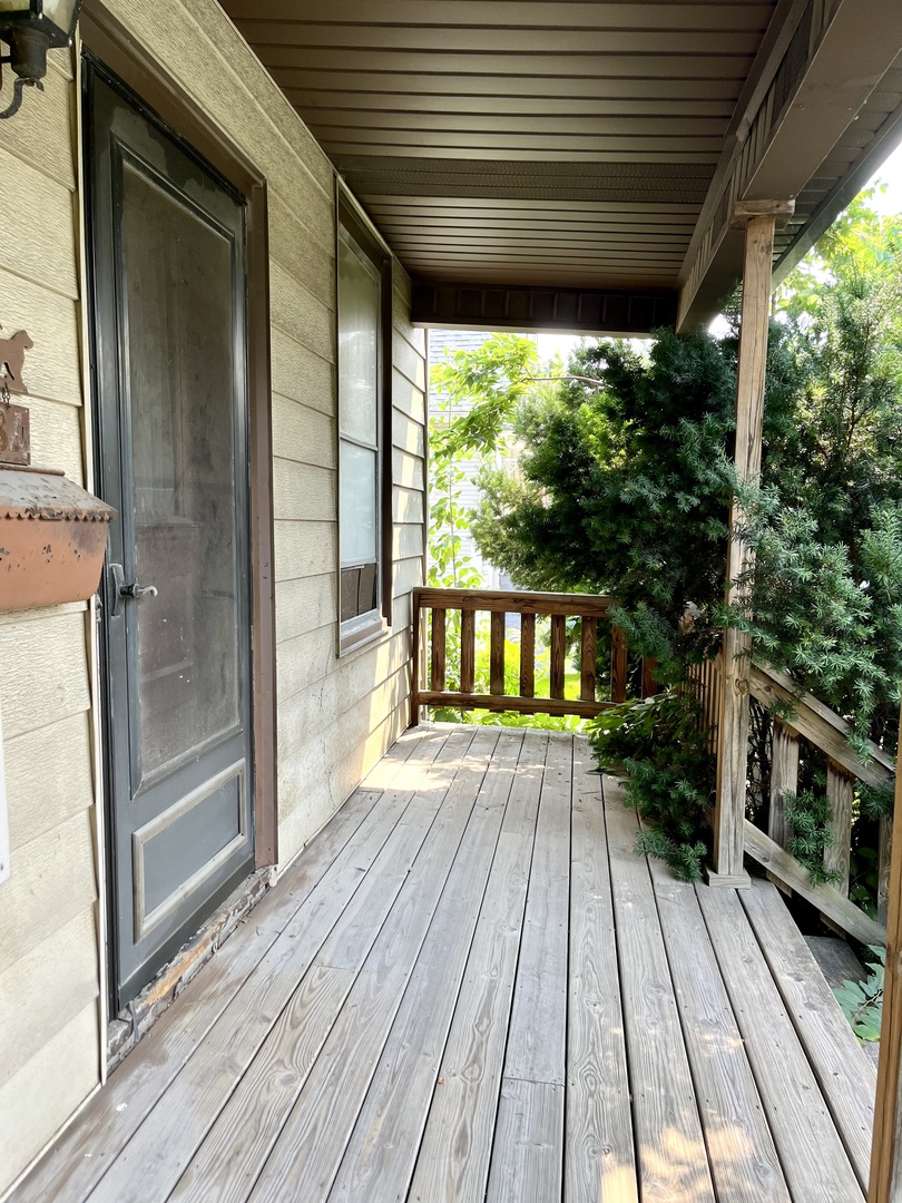 8034 42nd Street Lyons, IL 60534 - Photo 4 of 22