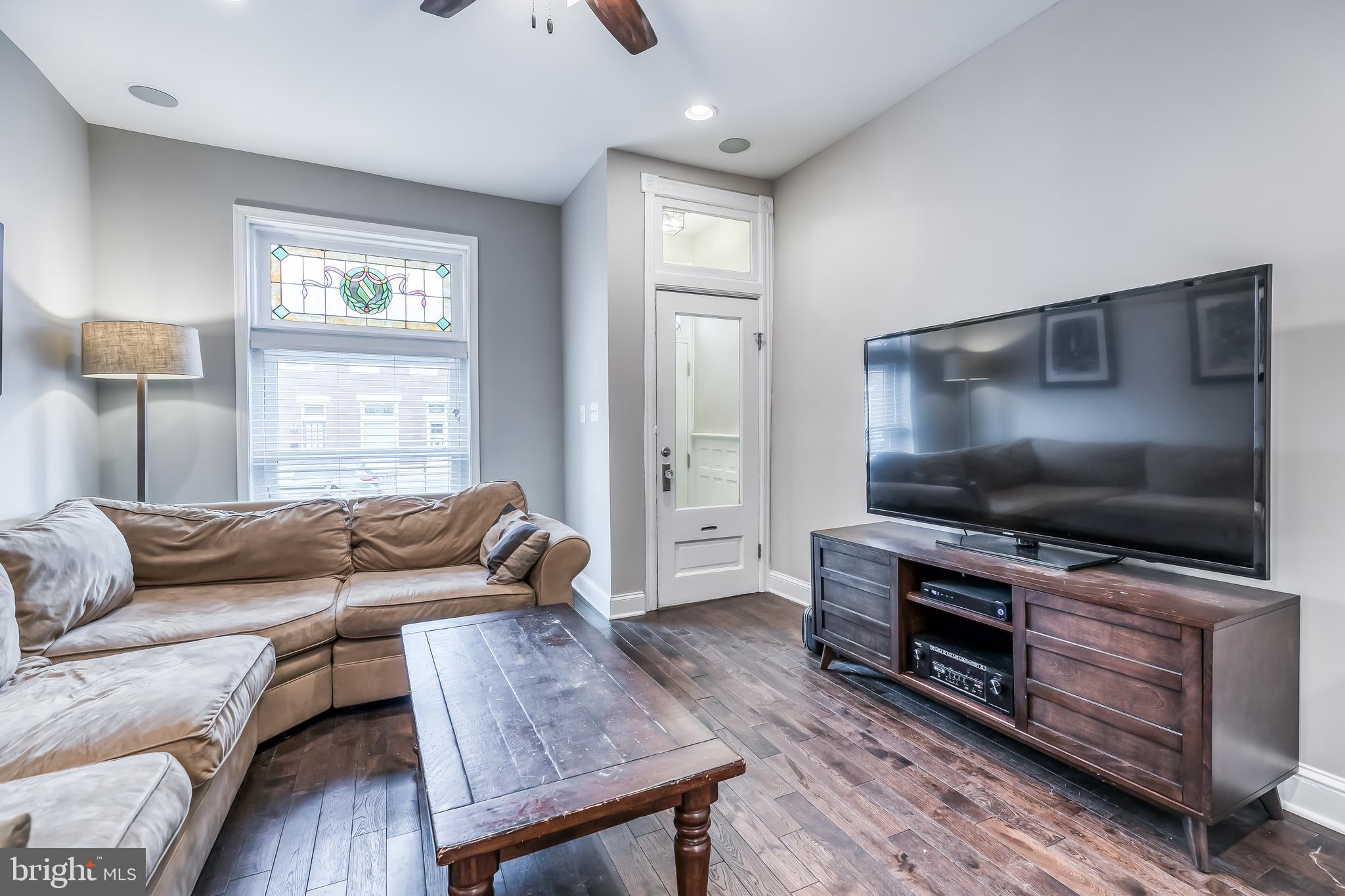 3611 Hudson Street Baltimore, MD 21224 - Photo 3 of 27 Living Room