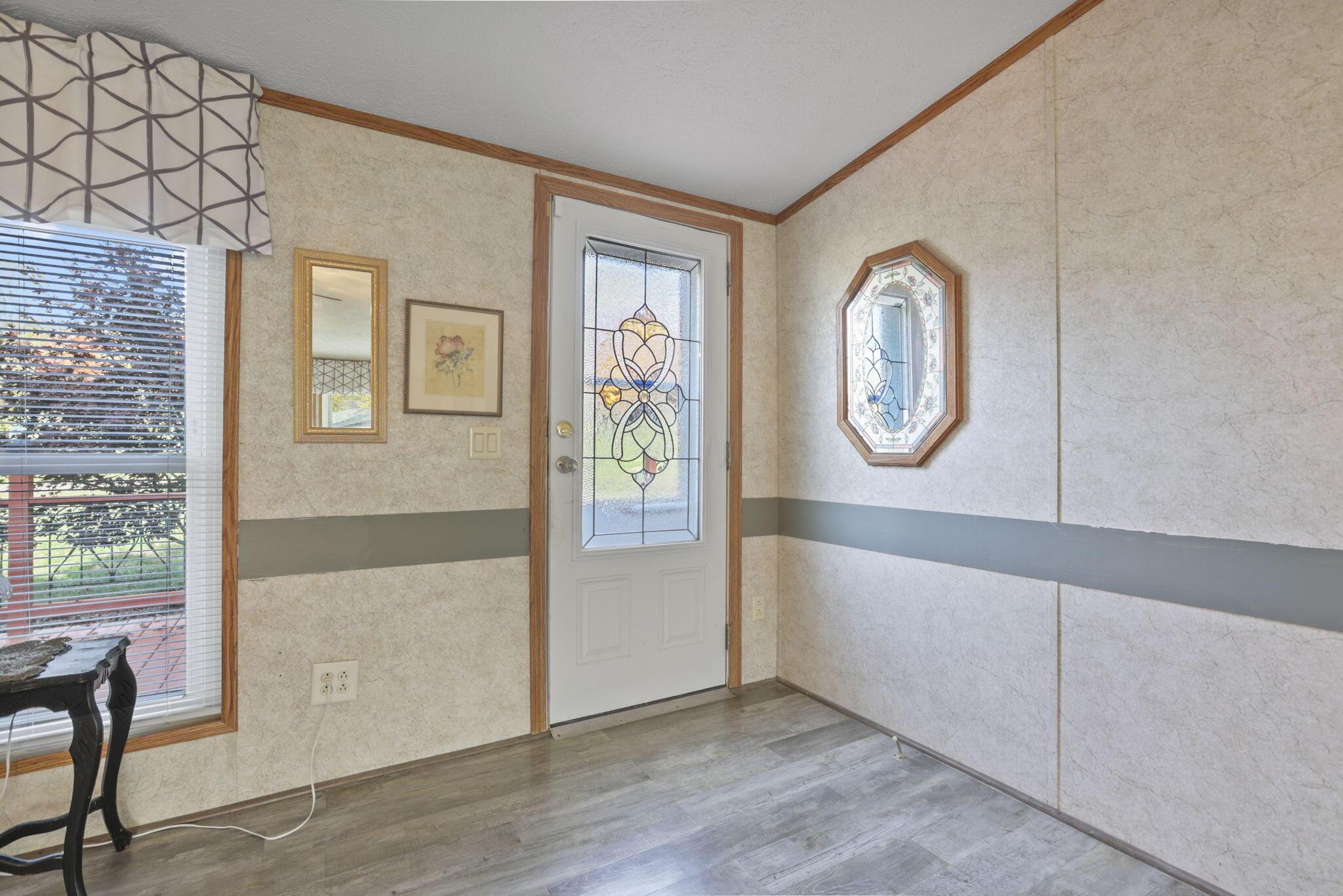 2782 James Road Granville, OH 43023 - Photo 16 of 42 Entry area