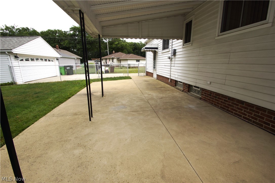 30413 Vineyard Road Willowick, OH 44095 - Photo 23 of 25
