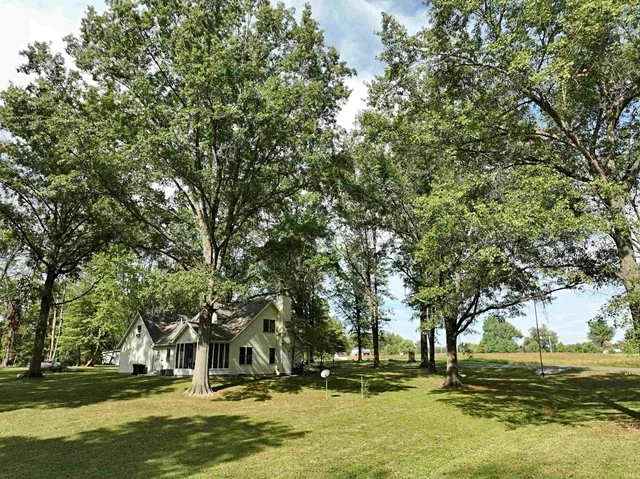 $385,000 | 2383 Woodhurst Drive, Sullivan, IN 47882