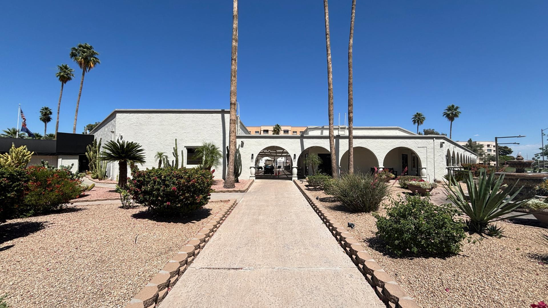 7850 East Camelback Road, Unit 109 Scottsdale, AZ 85251 - Photo 26 of 26 a view of a back yard of the house