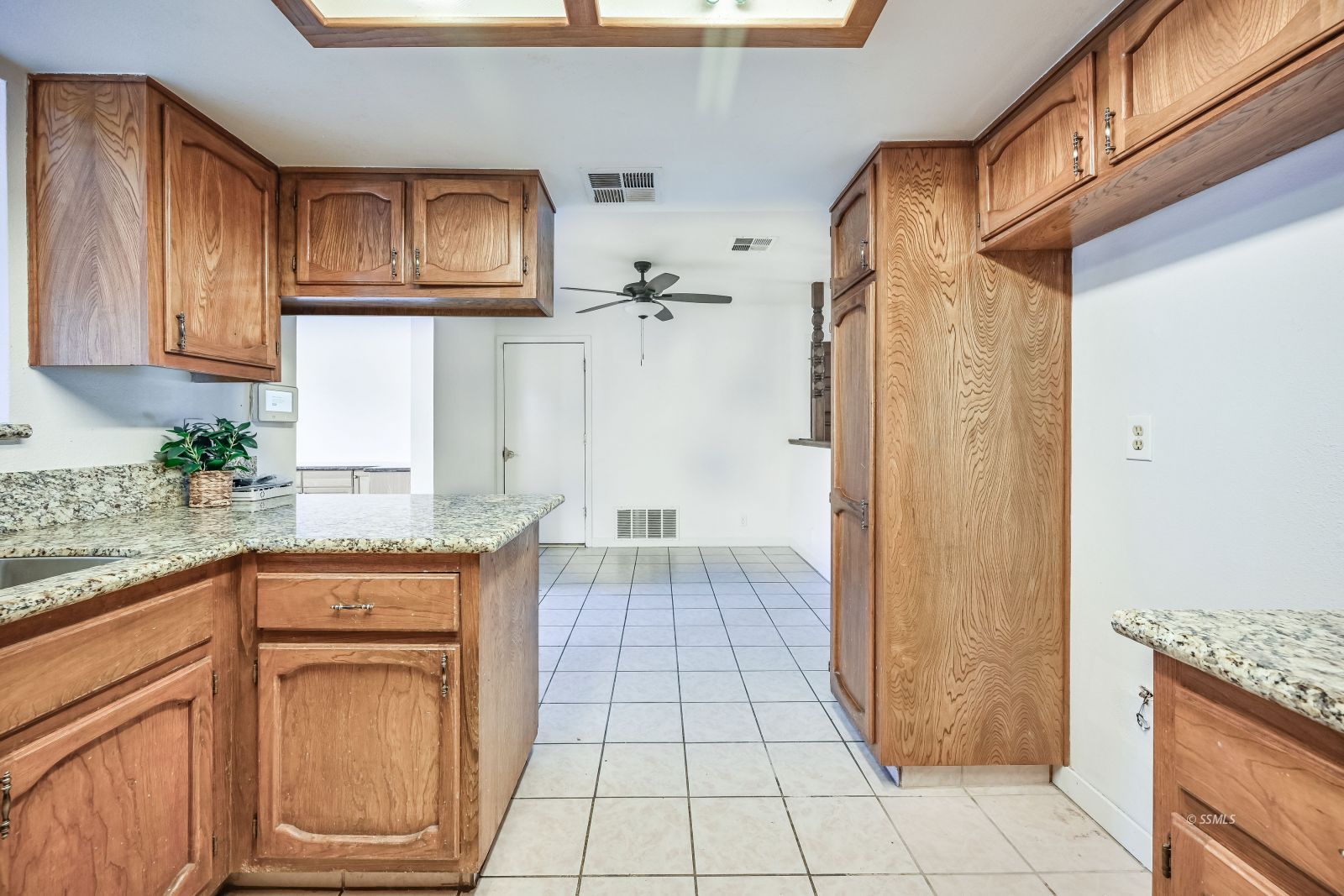 620 Sherwood Court Ridgecrest, CA 93555 - Photo 5 of 38 Gallery Image 5