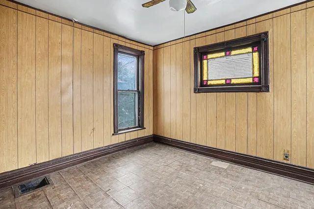 a view of a front door with entryway