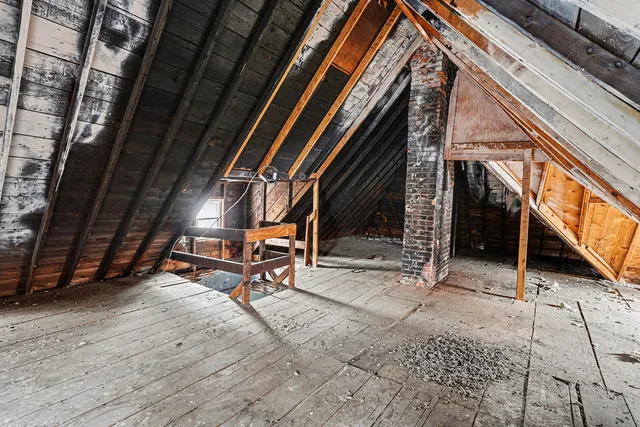 a view of an outdoor space