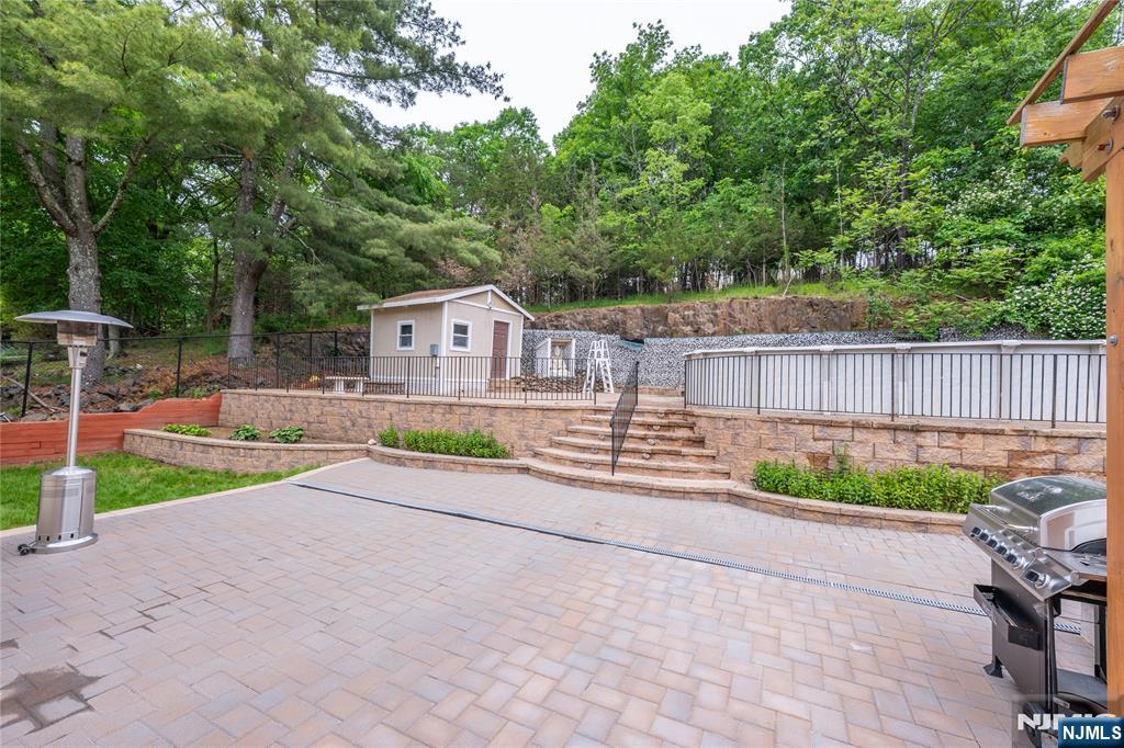 12 Rene Court Wayne, NJ 07470 - Photo 27 of 33