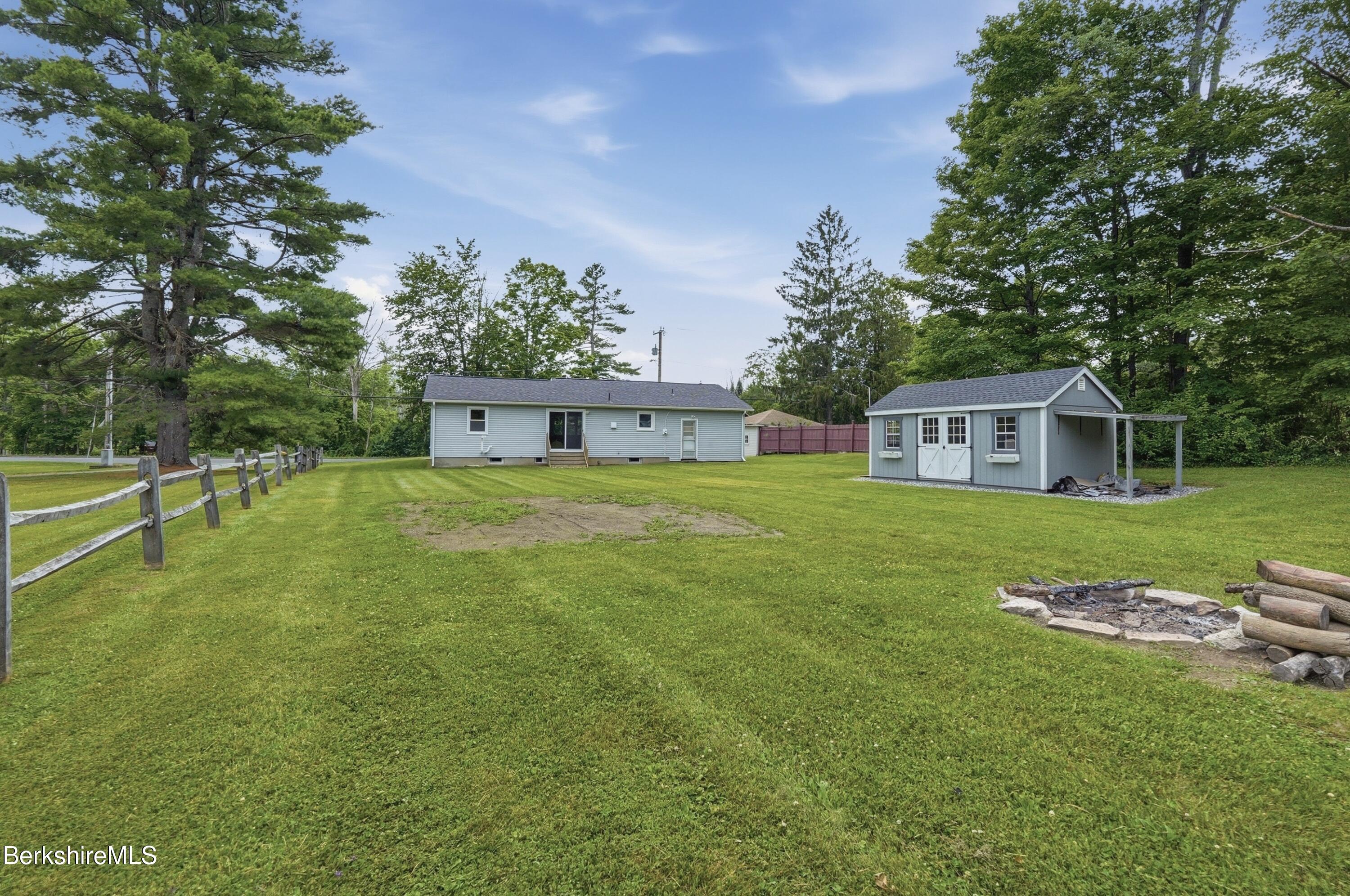 184 Melbourne Road Pittsfield, MA 01201 - Photo 28 of 36 Exterior Back