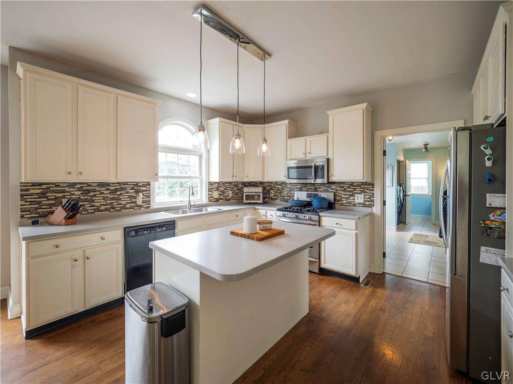 102 Sutton Road Easton, PA 18045 - Photo 10 of 43 Gallery Image 10