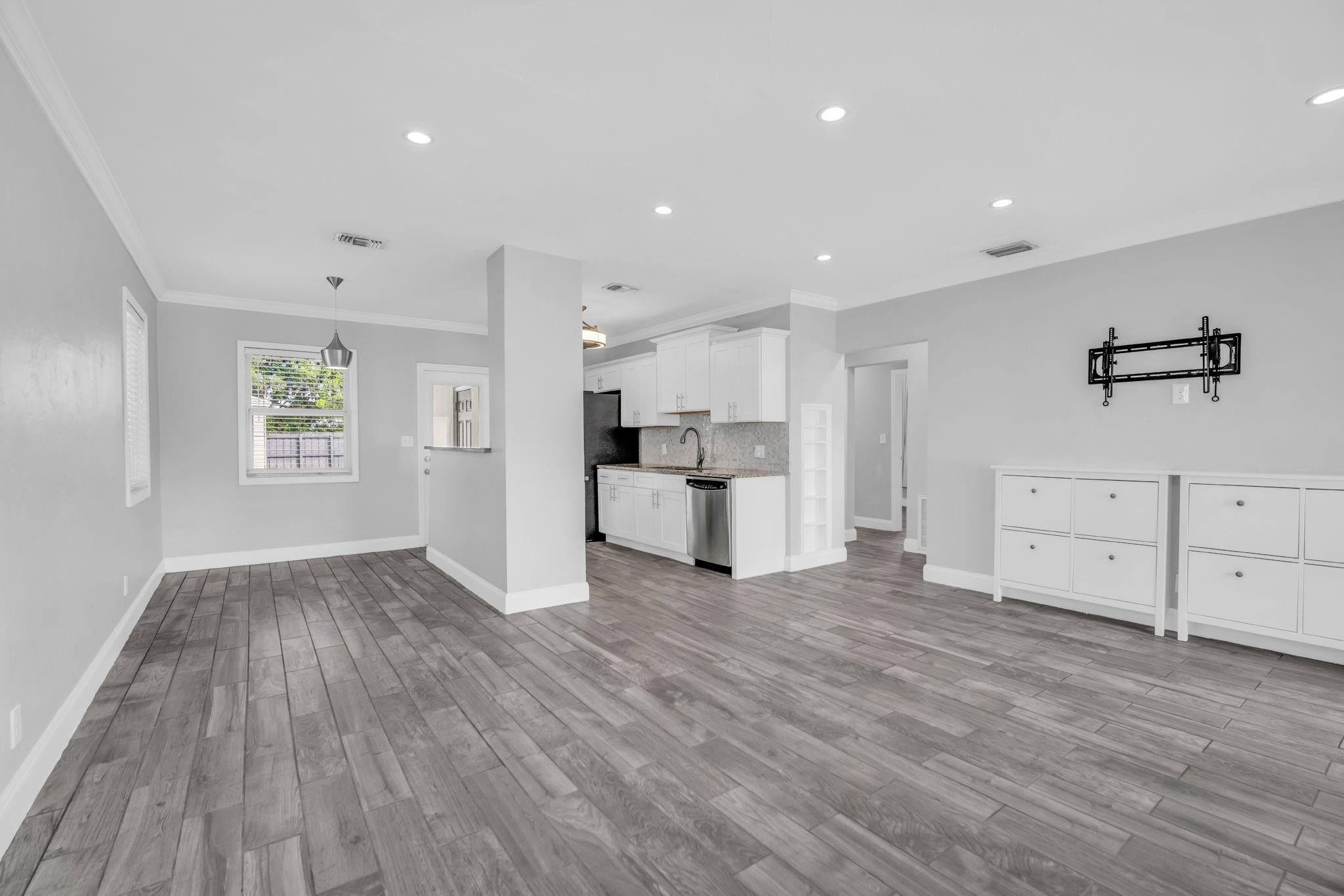 915 North 31st Road Hollywood, FL 33021 - Photo 11 of 45 Photo 11