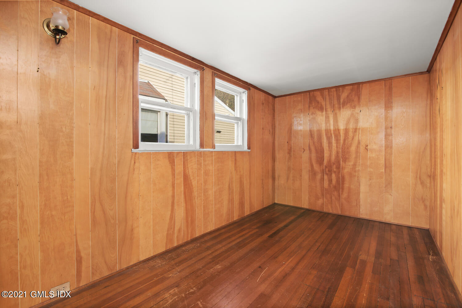 17 Pemberwick Road Greenwich, CT 06831 - Photo 11 of 21 17 Pemberwick Rd Greenwich CT-large-008-