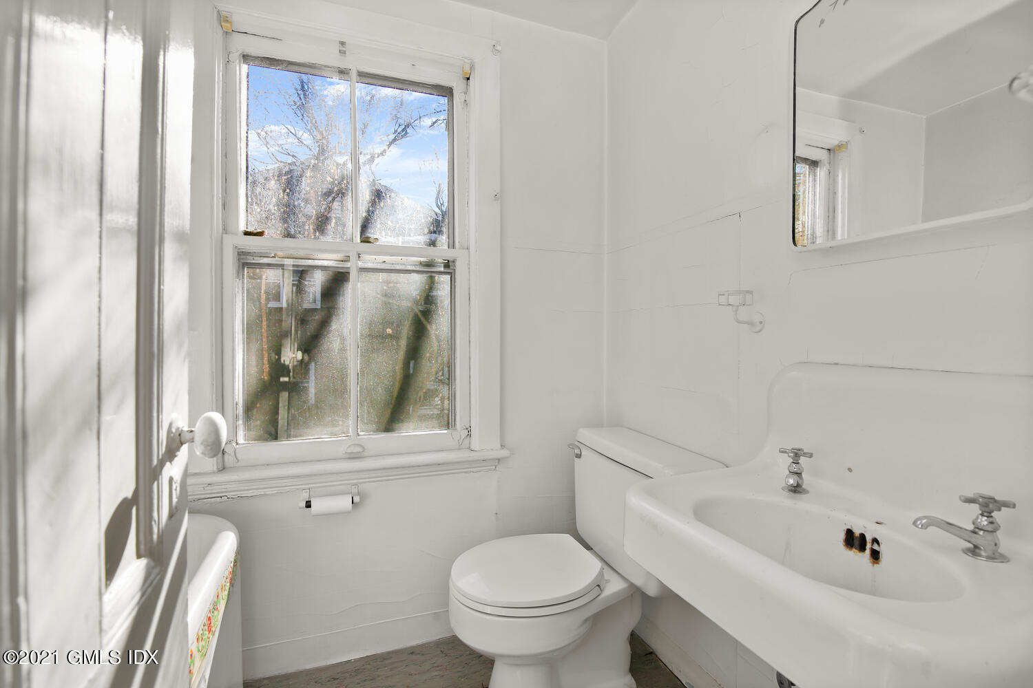 17 Pemberwick Road Greenwich, CT 06831 - Photo 12 of 21 17 Pemberwick Rd Greenwich CT-large-013-