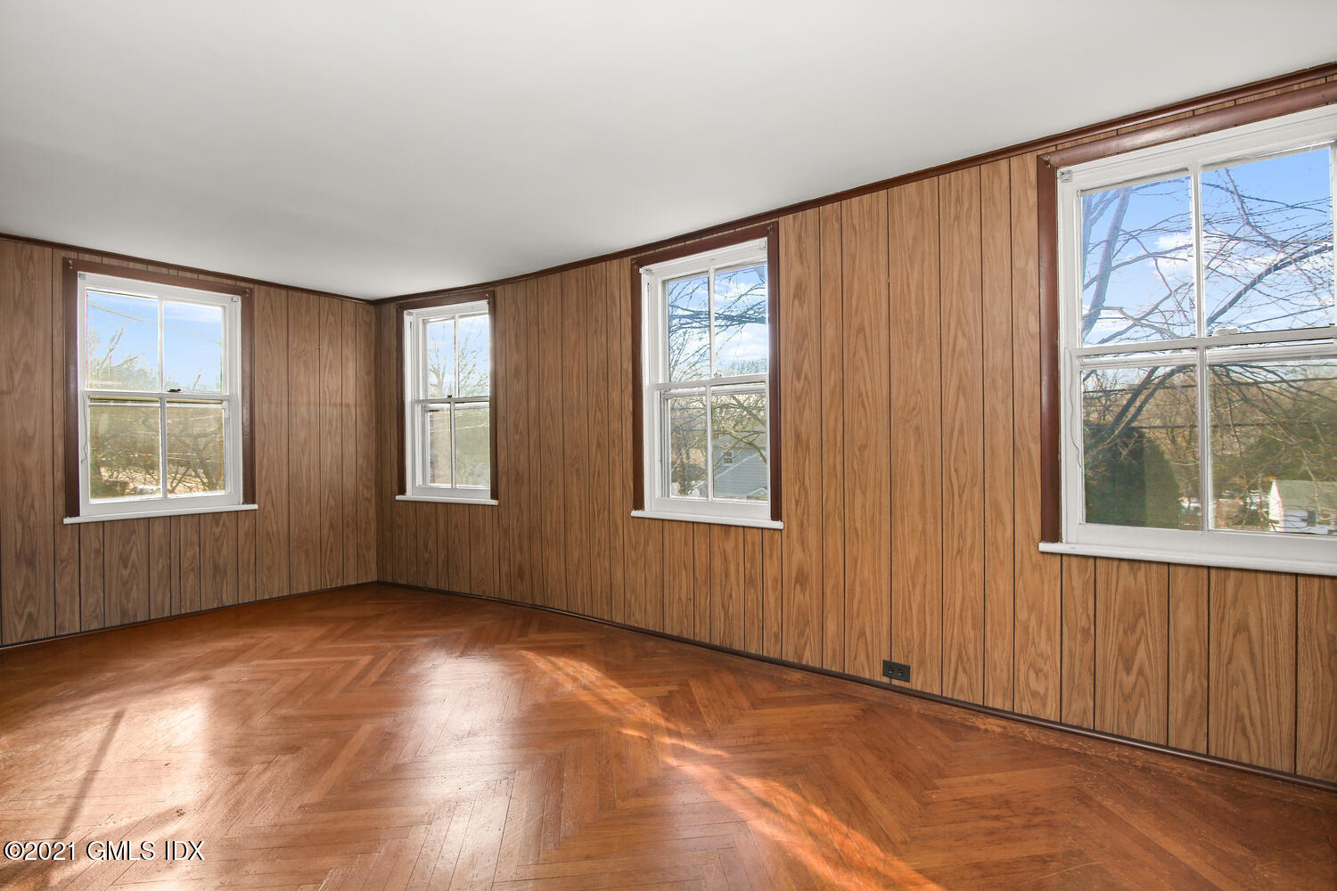17 Pemberwick Road Greenwich, CT 06831 - Photo 8 of 21 17 Pemberwick Rd Greenwich CT-large-003-