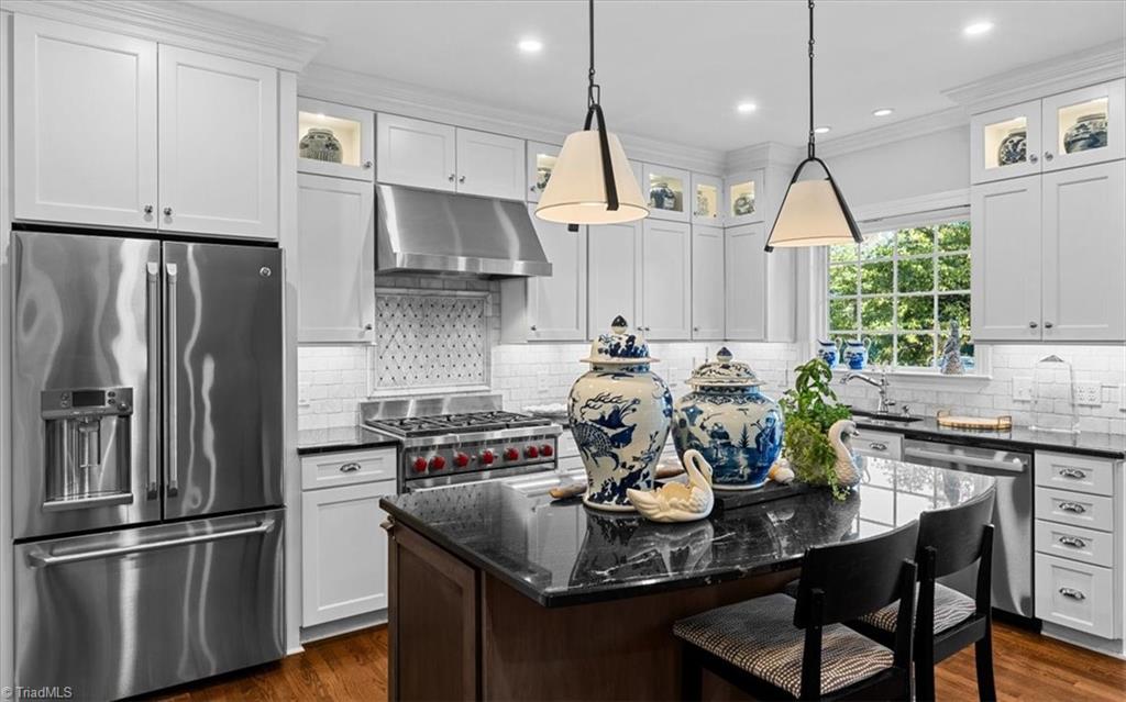 1902 Pembroke Road Greensboro, NC 27408 - Photo 13 of 32