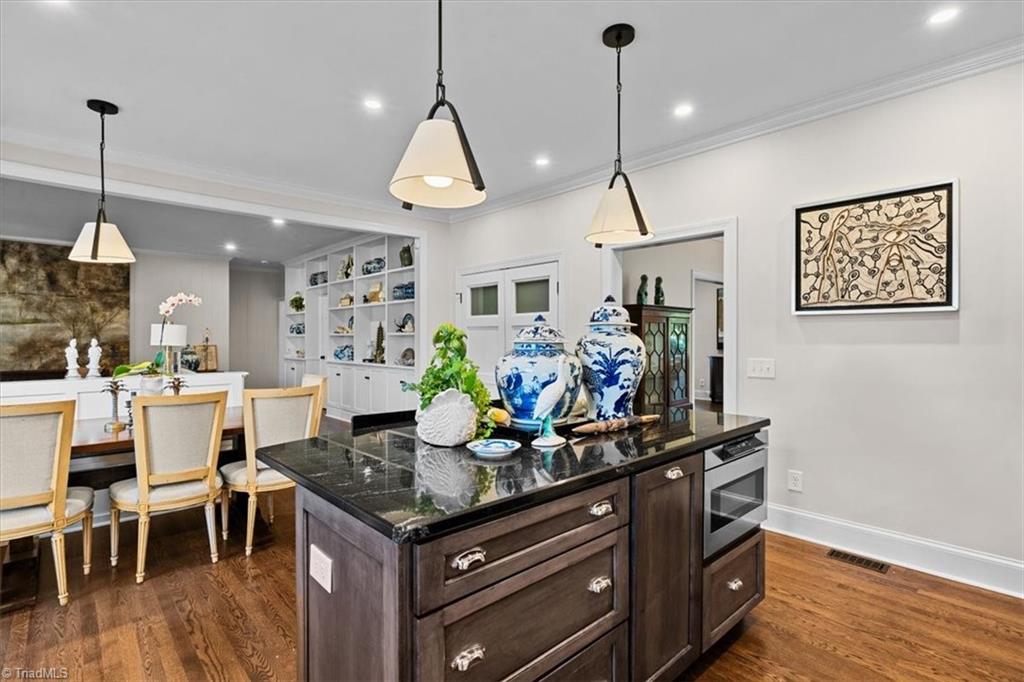 1902 Pembroke Road Greensboro, NC 27408 - Photo 14 of 32