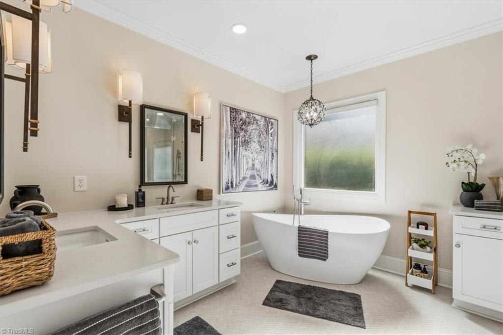 1902 Pembroke Road Greensboro, NC 27408 - Photo 19 of 32