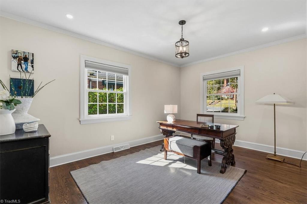 1902 Pembroke Road Greensboro, NC 27408 - Photo 25 of 32