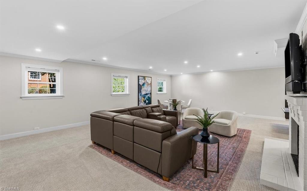 1902 Pembroke Road Greensboro, NC 27408 - Photo 30 of 32