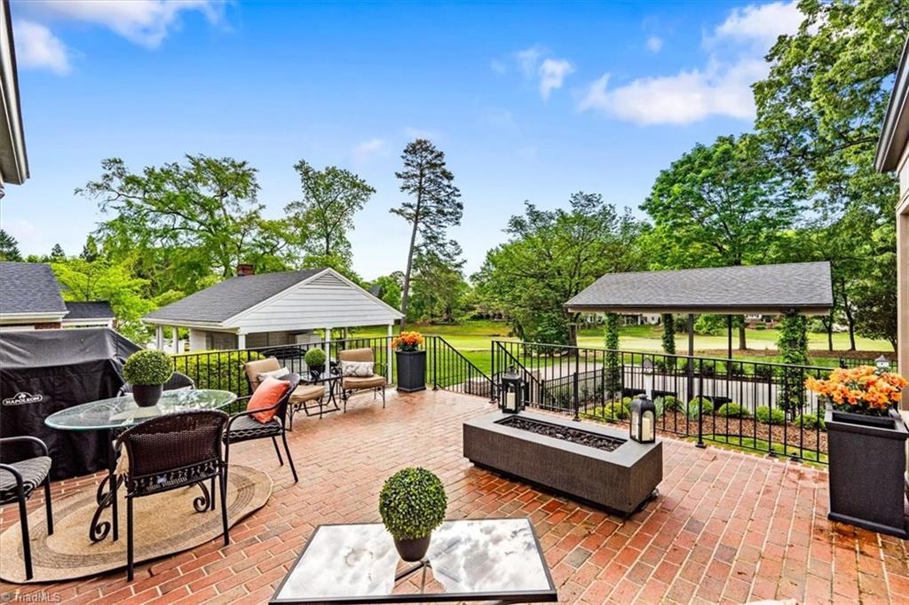 1902 Pembroke Road Greensboro, NC 27408 - Photo 5 of 32