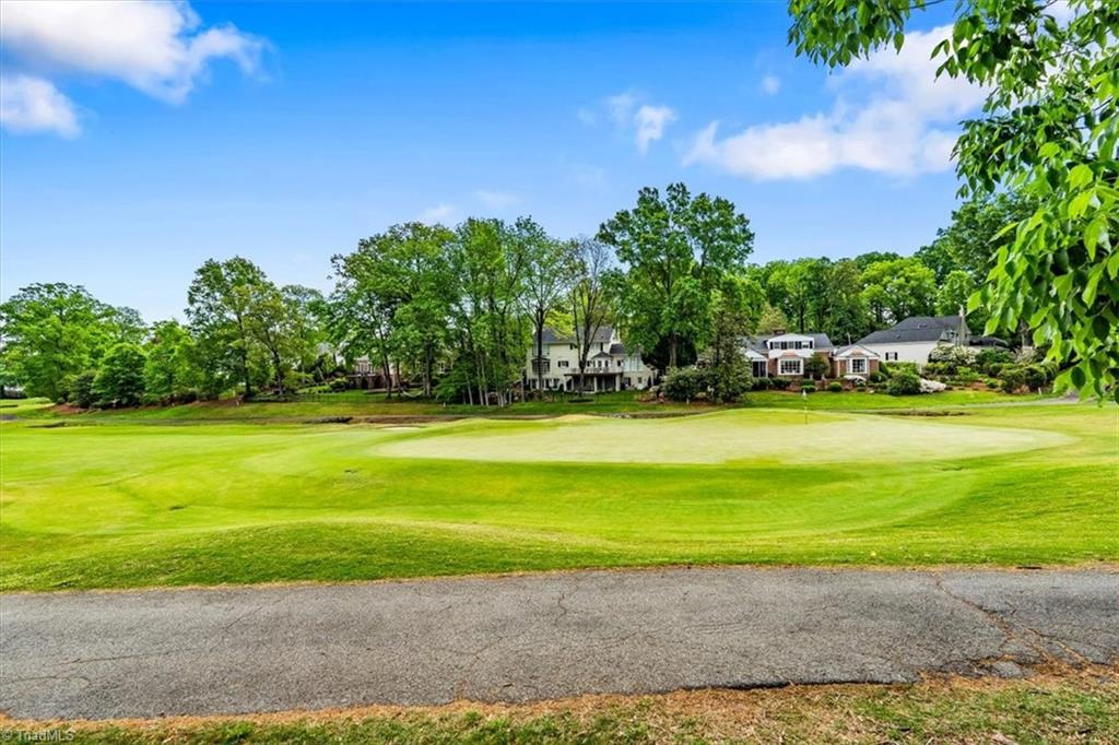 1902 Pembroke Road Greensboro, NC 27408 - Photo 6 of 32