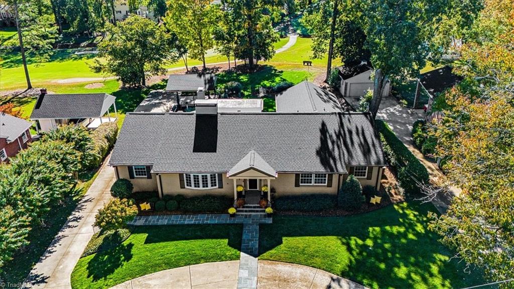 1902 Pembroke Road Greensboro, NC 27408 - Photo 8 of 32