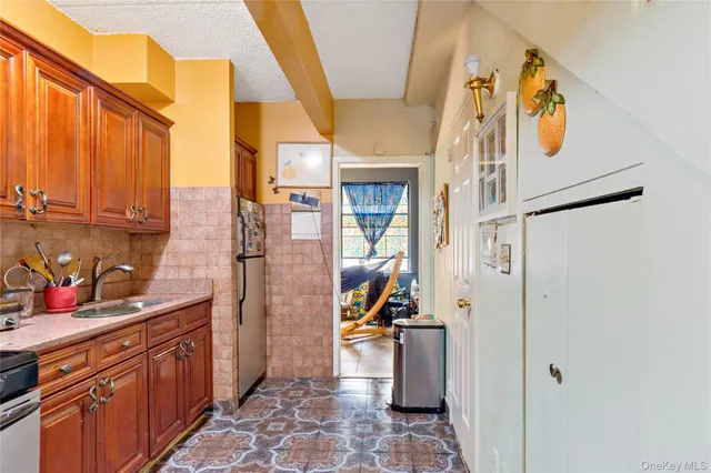 a view of a walk in closet