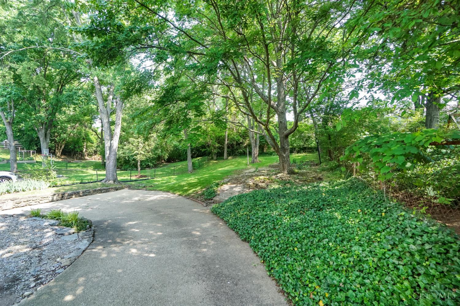5814 Lawrence Road Cincinnati, OH 45248 - Photo 30 of 33