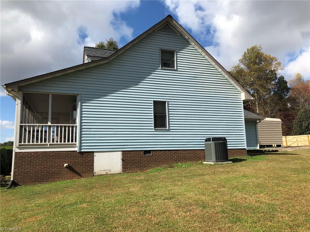 404 Lee Parks Road Lexington, NC 27292 - Photo 3 of 50 Gallery Image 3