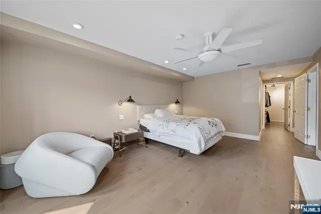 $738,000 | 304 Penn Court, Edgewater, NJ 07020