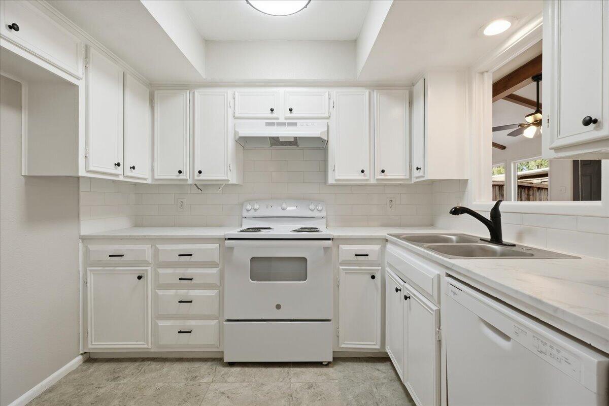 5744 38th Street Lubbock, TX 79407 - Photo 11 of 29 11-nmls-11