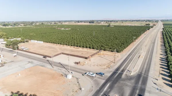 $1,800 | 1941 North Academy Avenue, Sanger, CA 93657