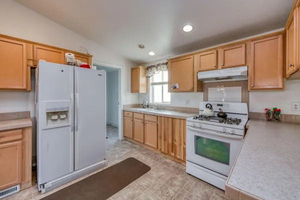 $1,800 | 1941 North Academy Avenue, Sanger, CA 93657