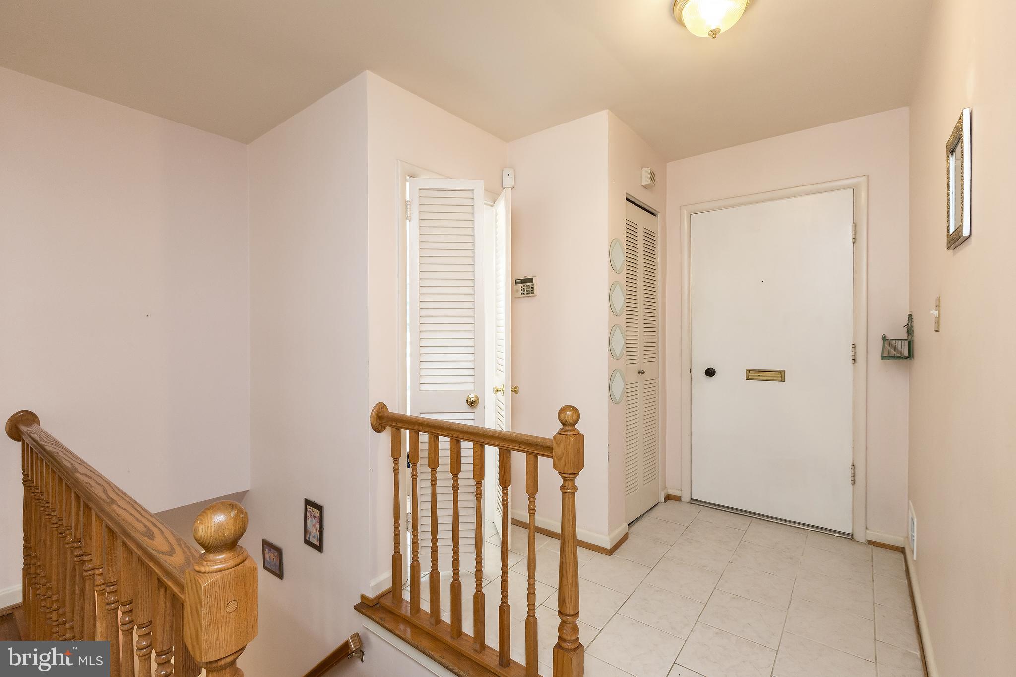 506 Waterford Road Silver Spring, MD 20901 - Photo 8 of 36 Foyer