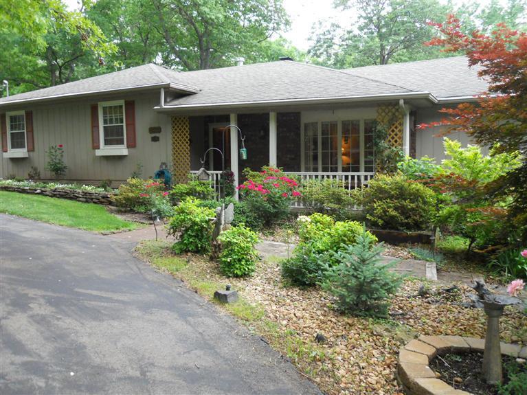 2716 East Melbourne Road Springfield, MO 65804 - Photo 1 of 1 Primary Photo