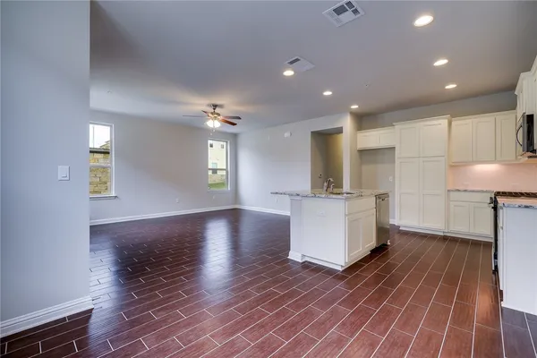 $2,500 | 13800 Lyndhurst Street, Unit 296, Austin, TX 78717