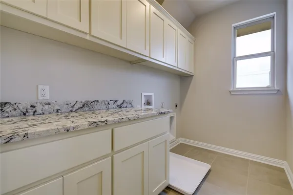 $2,500 | 13800 Lyndhurst Street, Unit 296, Austin, TX 78717