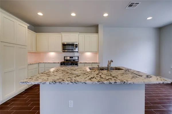 $2,500 | 13800 Lyndhurst Street, Unit 296, Austin, TX 78717