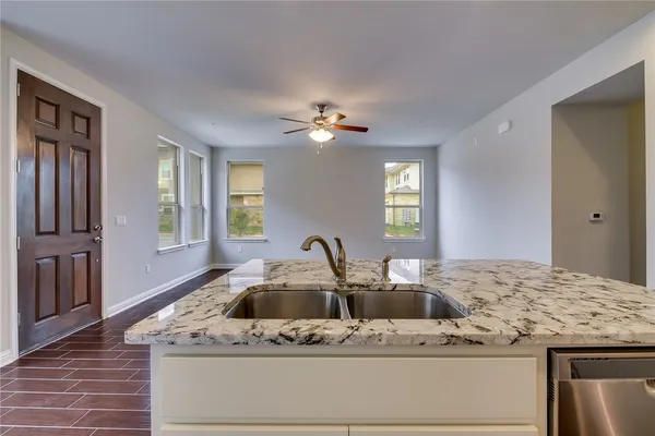 $2,500 | 13800 Lyndhurst Street, Unit 296, Austin, TX 78717