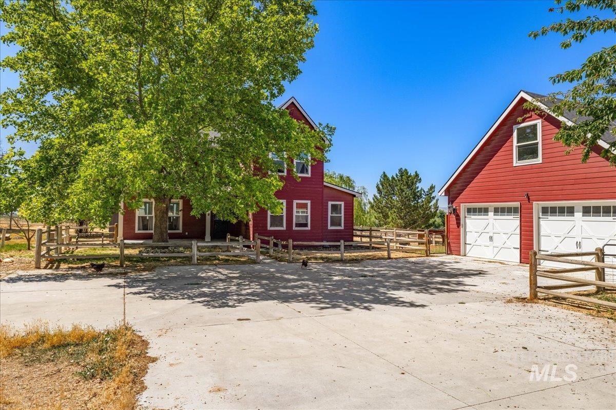 20169 Hoskins Road Caldwell, ID 83607 - Photo 3 of 46