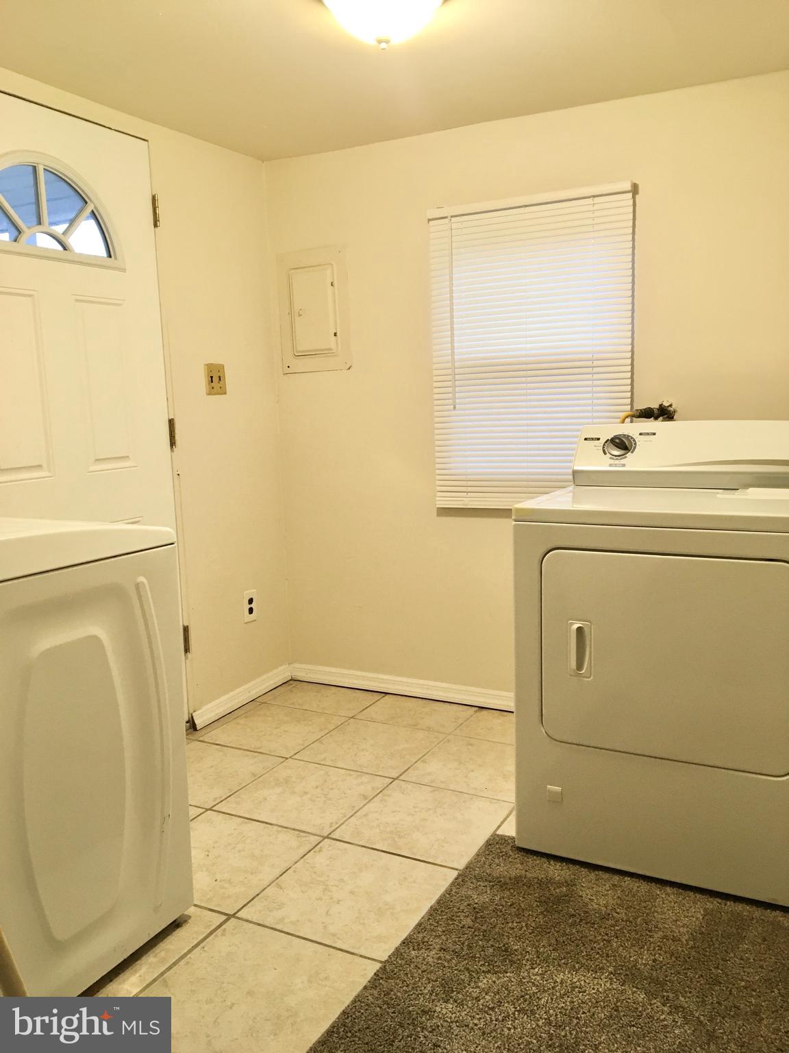 3503 Sollers Point Road Dundalk, MD 21222 - Photo 9 of 23