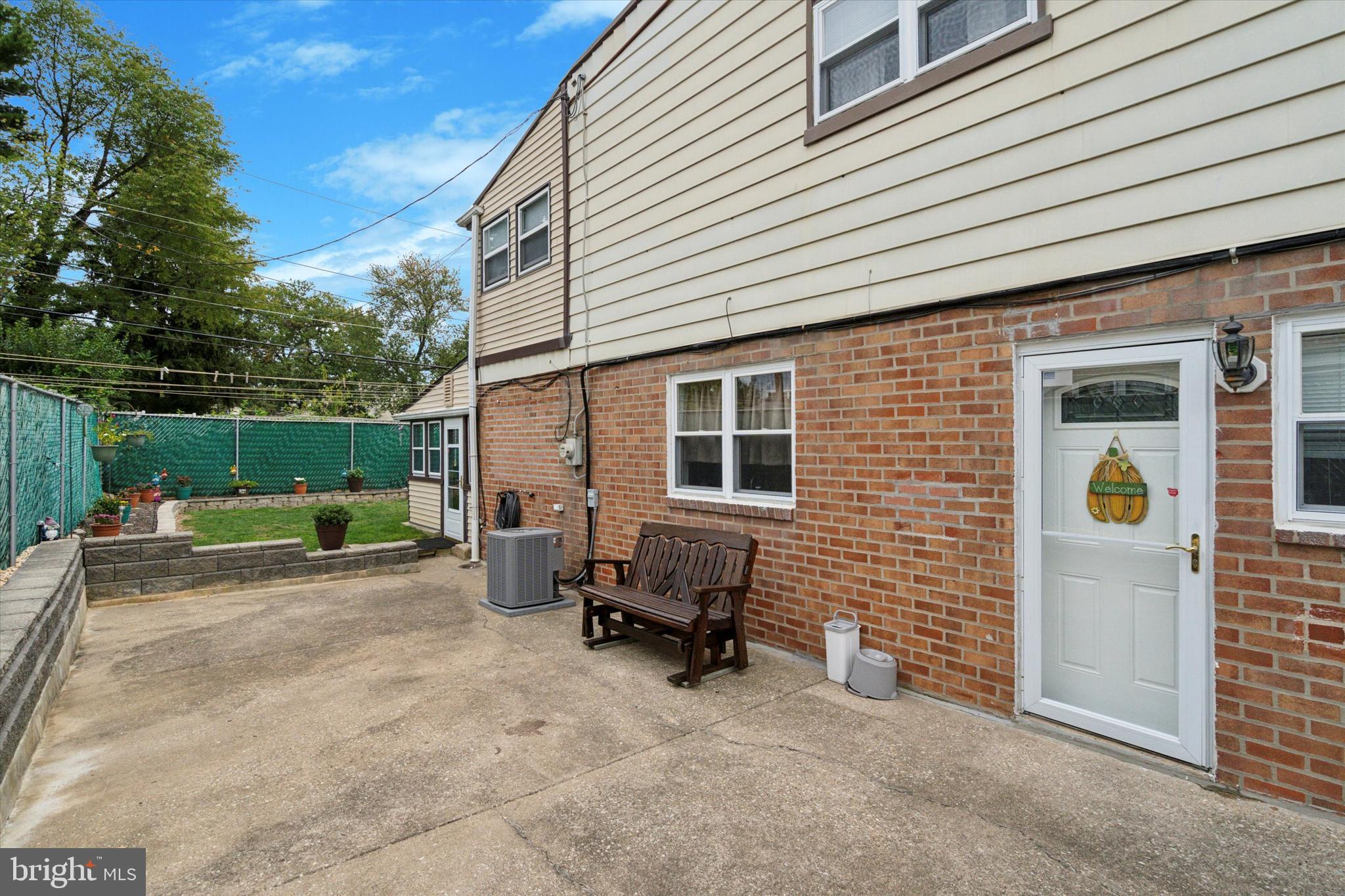 10817 Proctor Road Philadelphia, PA 19116 - Photo 3 of 25 Gallery Image 3